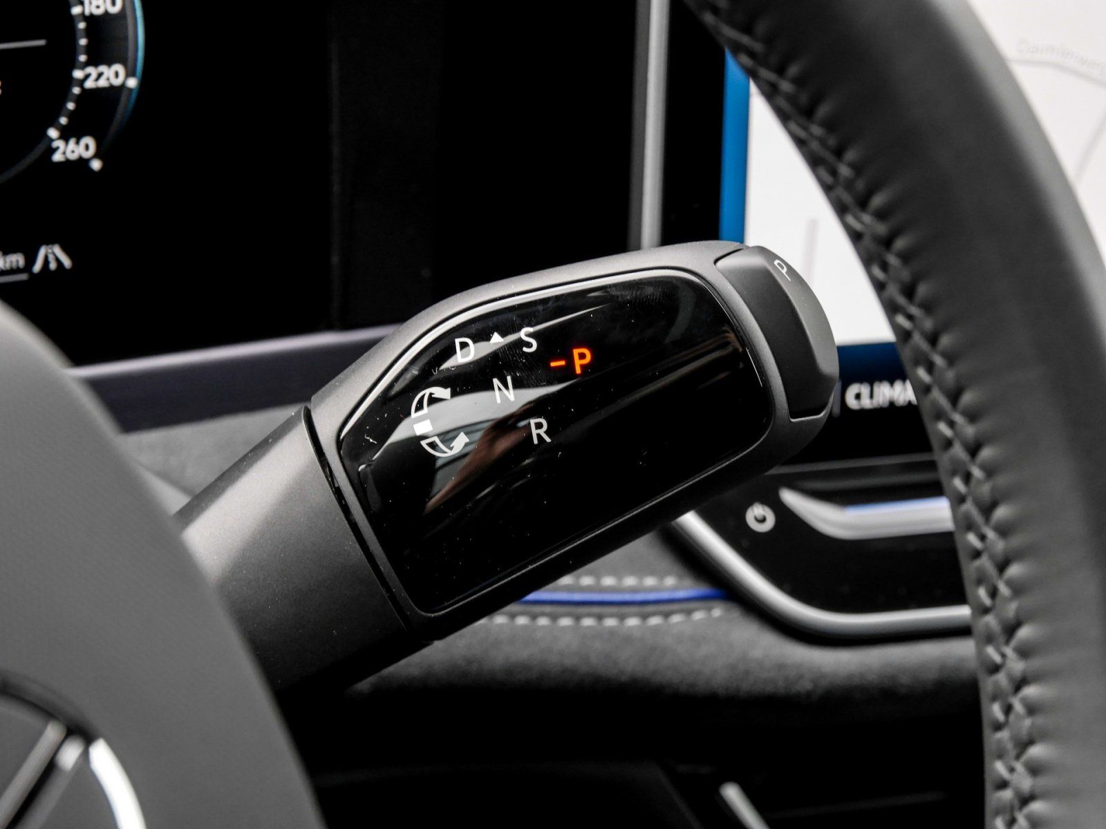 Volkswagen Passat Variant R-Line Signature eHybrid Harman P