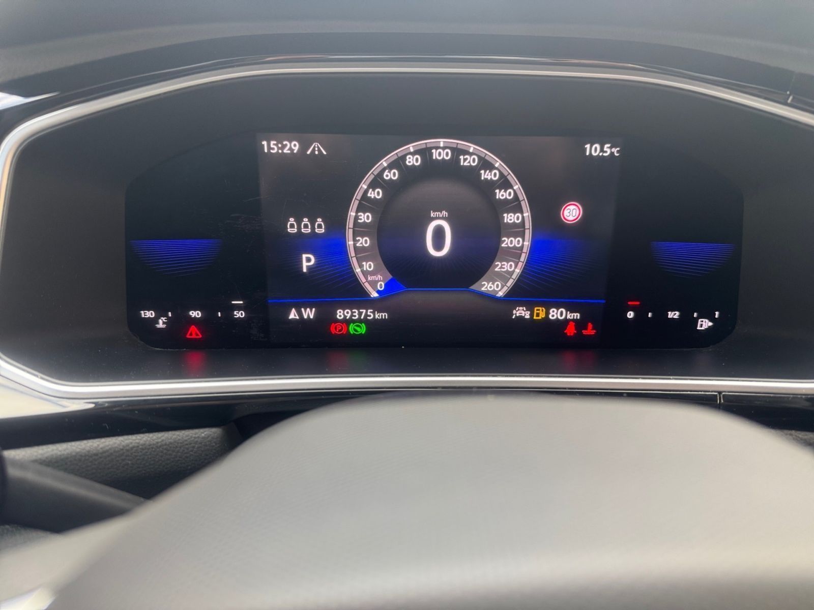 Volkswagen T-Roc 2.0 TDI DSG R-Line - Samsaru's Car Outlet