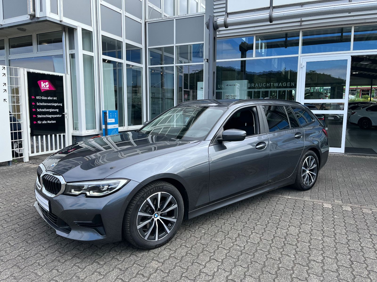 BMW 320iA G21 Tour - Samsaru's Car Outlet