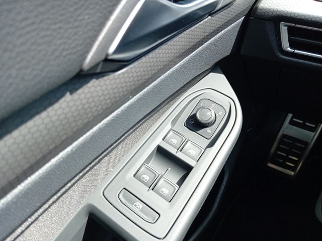 Volkswagen Golf VIII 2.0 TSI GTI - Samsaru's Car Outlet
