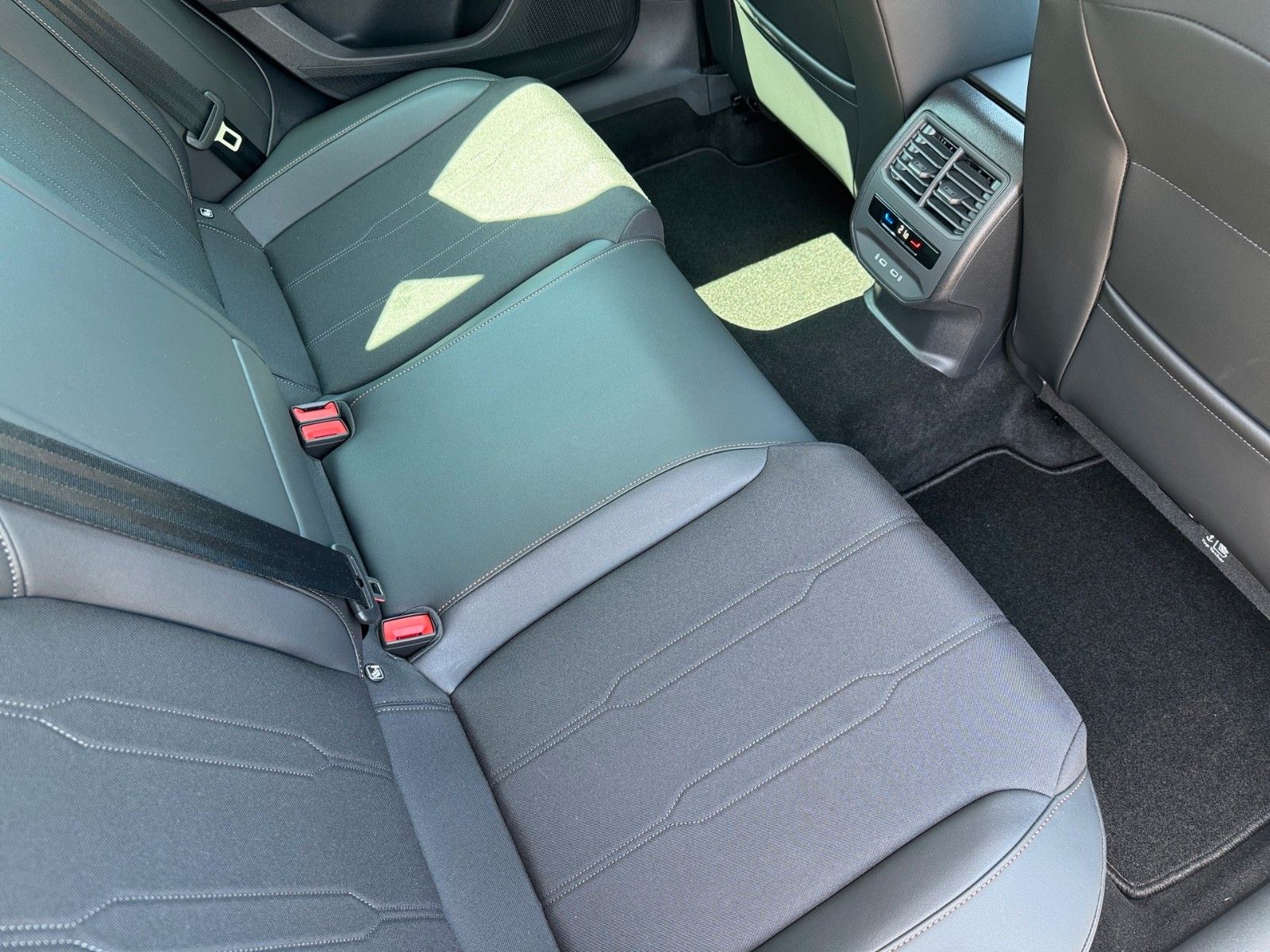 Cupra Leon 1.5 eTSI - Samsaru's Car Outlet