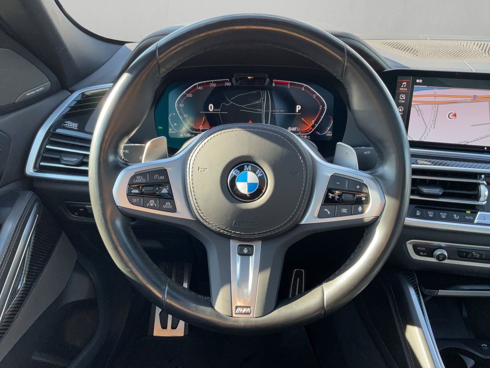 BMW X6 xDrive40d M SPORT LASER AHK PANO HUD 360°KAME