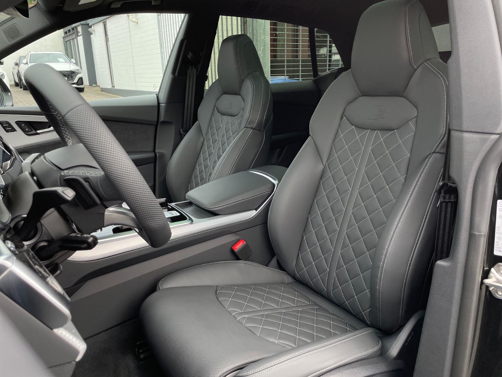 Audi Q8 50 TDI SLine - Samsaru's Car Outlet