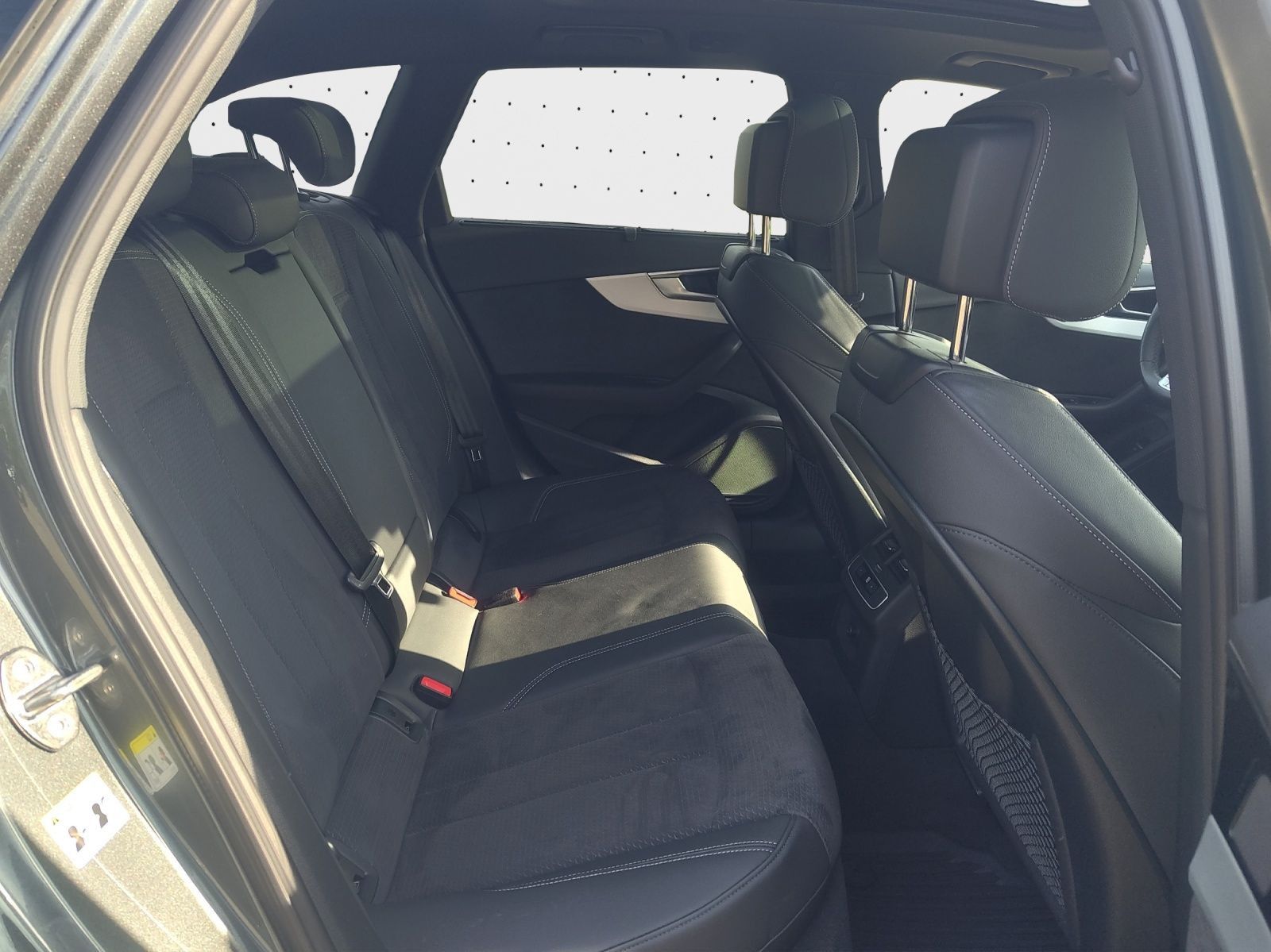 Audi A4 Avant 40 TDI S line - Samsaru's Car Outlet