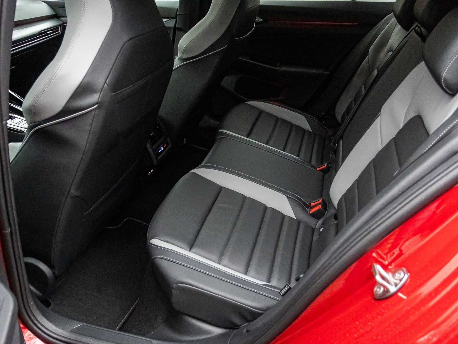 Volkswagen Golf VIII GTE 1.5 TSI DSG eHybrid, Panoramadach,