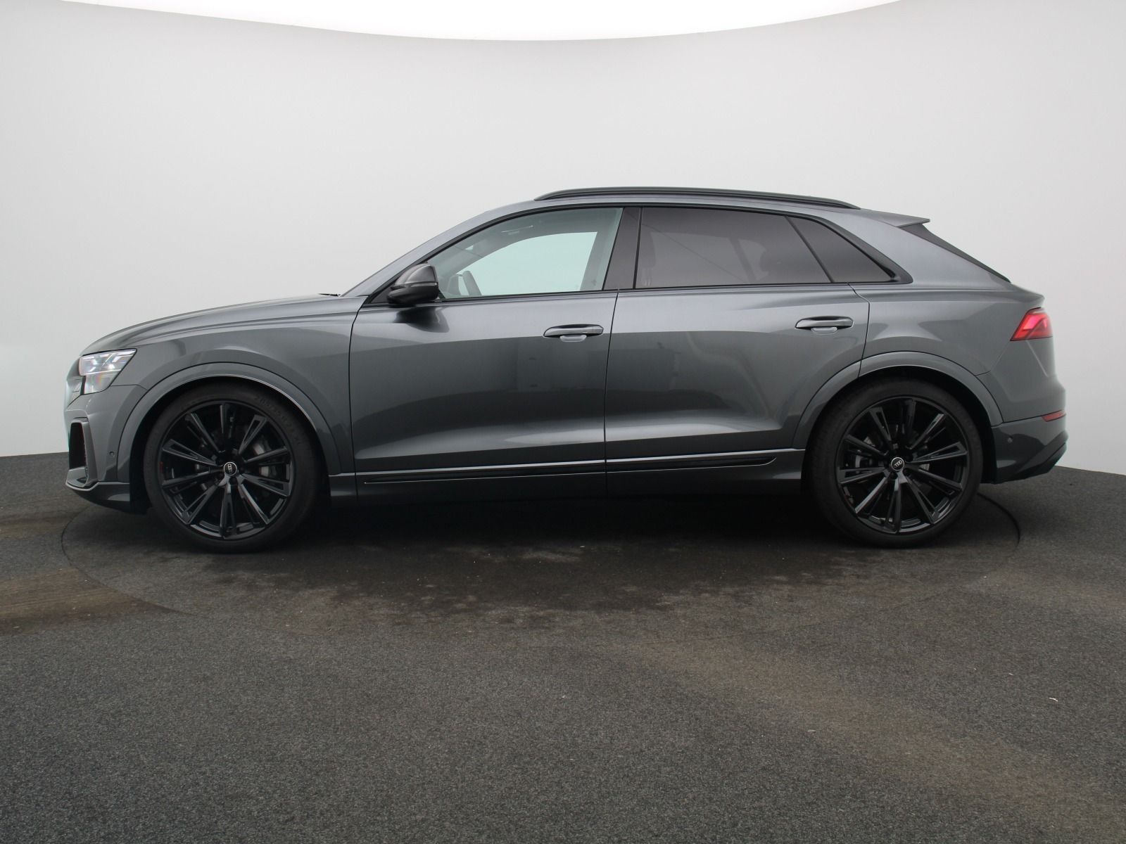 Audi Q8 S-Line 55 TFSI quattro / Pano, Laser, Standh