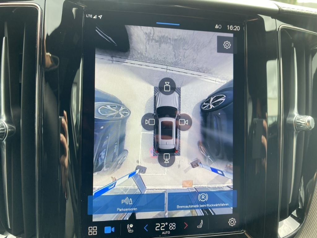 Volvo XC60 Ultra Black Edition Recharge Plug-In Hybrid