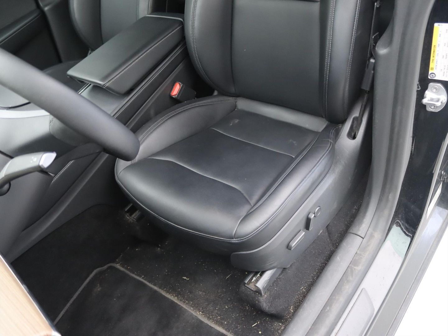 Tesla Model Y Long Range AWD 75kWh 351pk AMD RYZEN HW4
