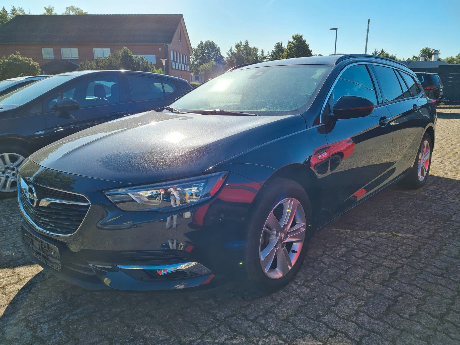 Opel Insignia B Sports Tourer Business Edition - Samsaru's Car Outlet