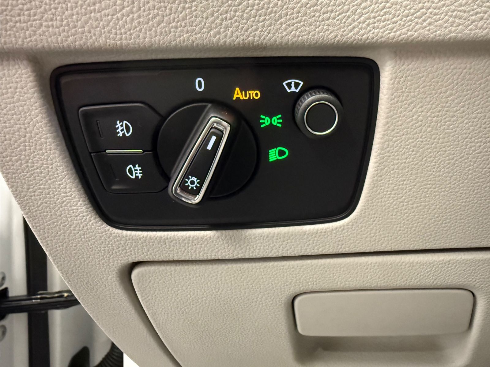 Volkswagen Passat Elegance 1.5 TSI - Samsaru's Car Outlet