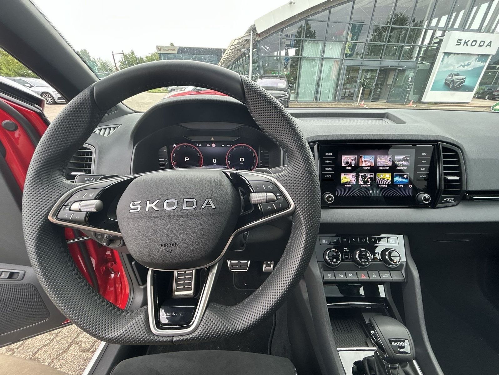 Skoda Karoq 2.0 TSI Sportline Pano Matrix ACC AHK LED