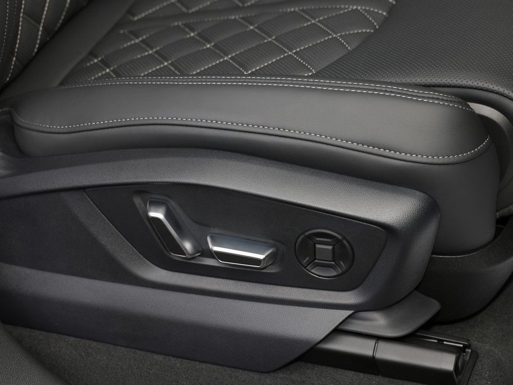 Audi Q7 SUV S line 60 TFSI e quattro