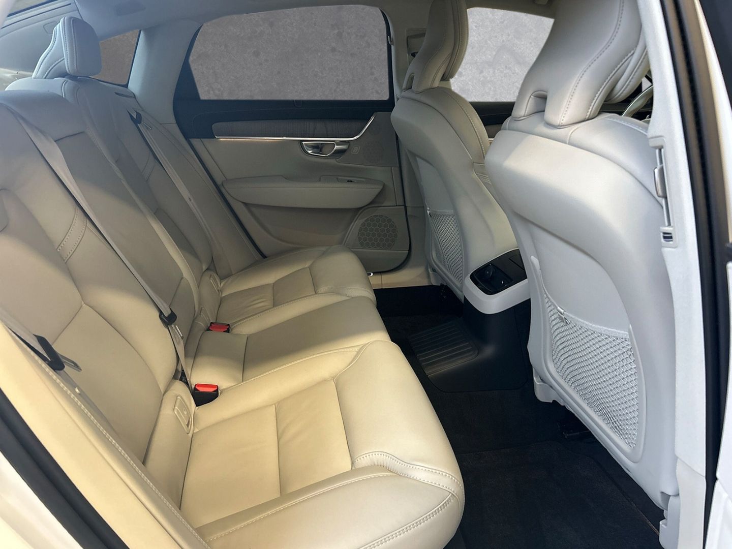 Volvo S90 Recharge T8 AWD Plus Dark 360°/AHK/Luftf./20