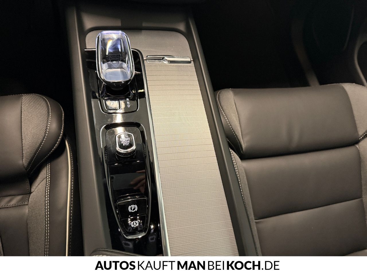 Volvo XC60 B5 AWD PlusDark ACC BLIS AHK VLED 4xSHz H&K