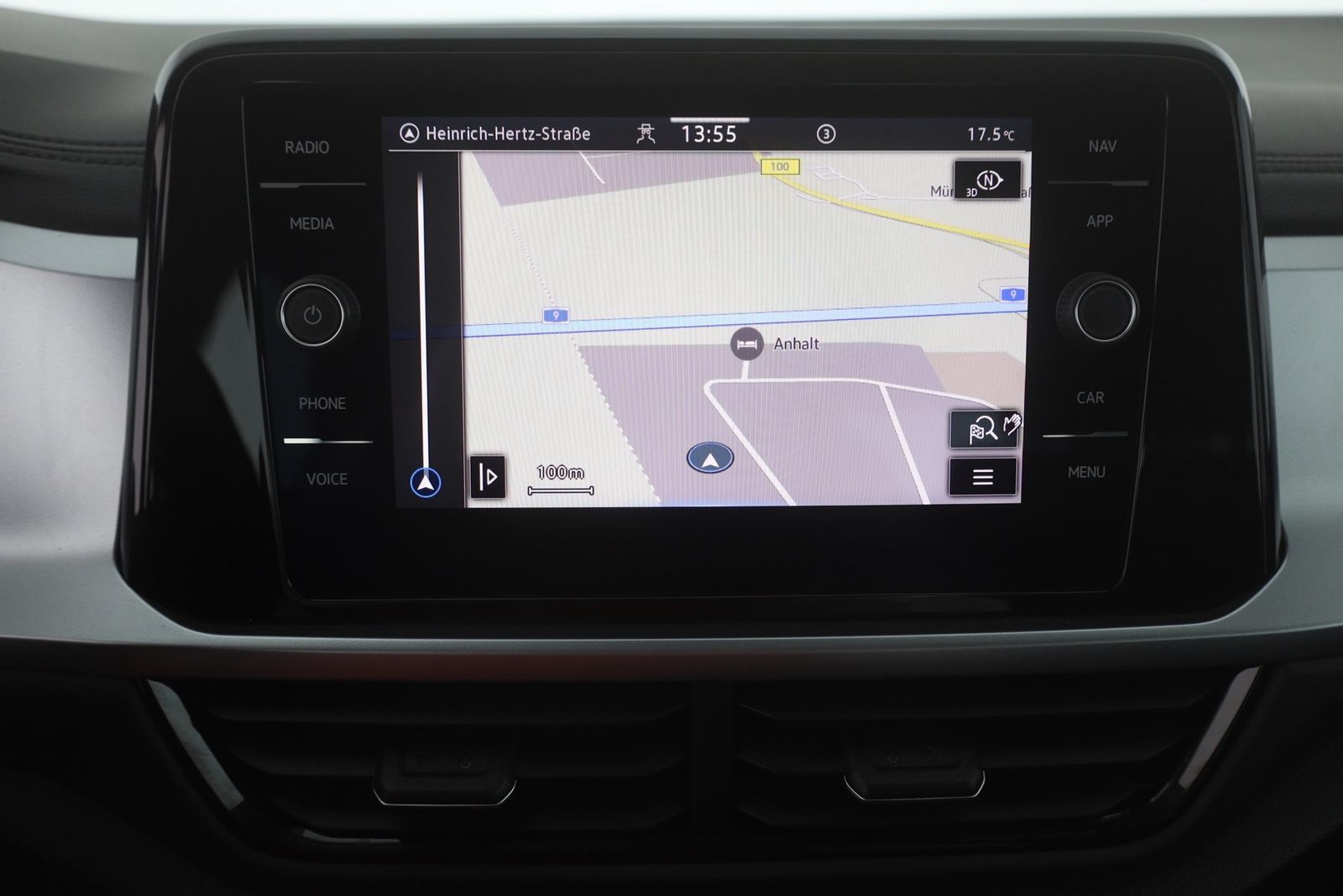 Volkswagen T-Roc 1.5 TSI DSG - Samsaru's Car Outlet