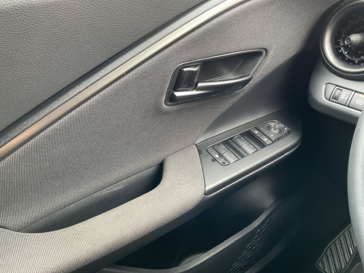 Toyota C-HR 1.8 Hybrid Team D *Technik-Paket*CAM*SHZ*