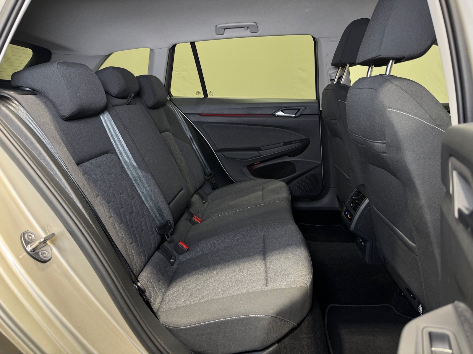 Volkswagen Golf Variant MOVE 1.5 TSI - Samsaru's Car Outlet