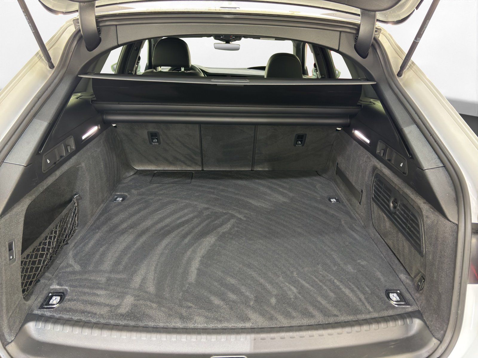 Audi A6 Avant 55 TFSI e quattro S tronic S line | AHK