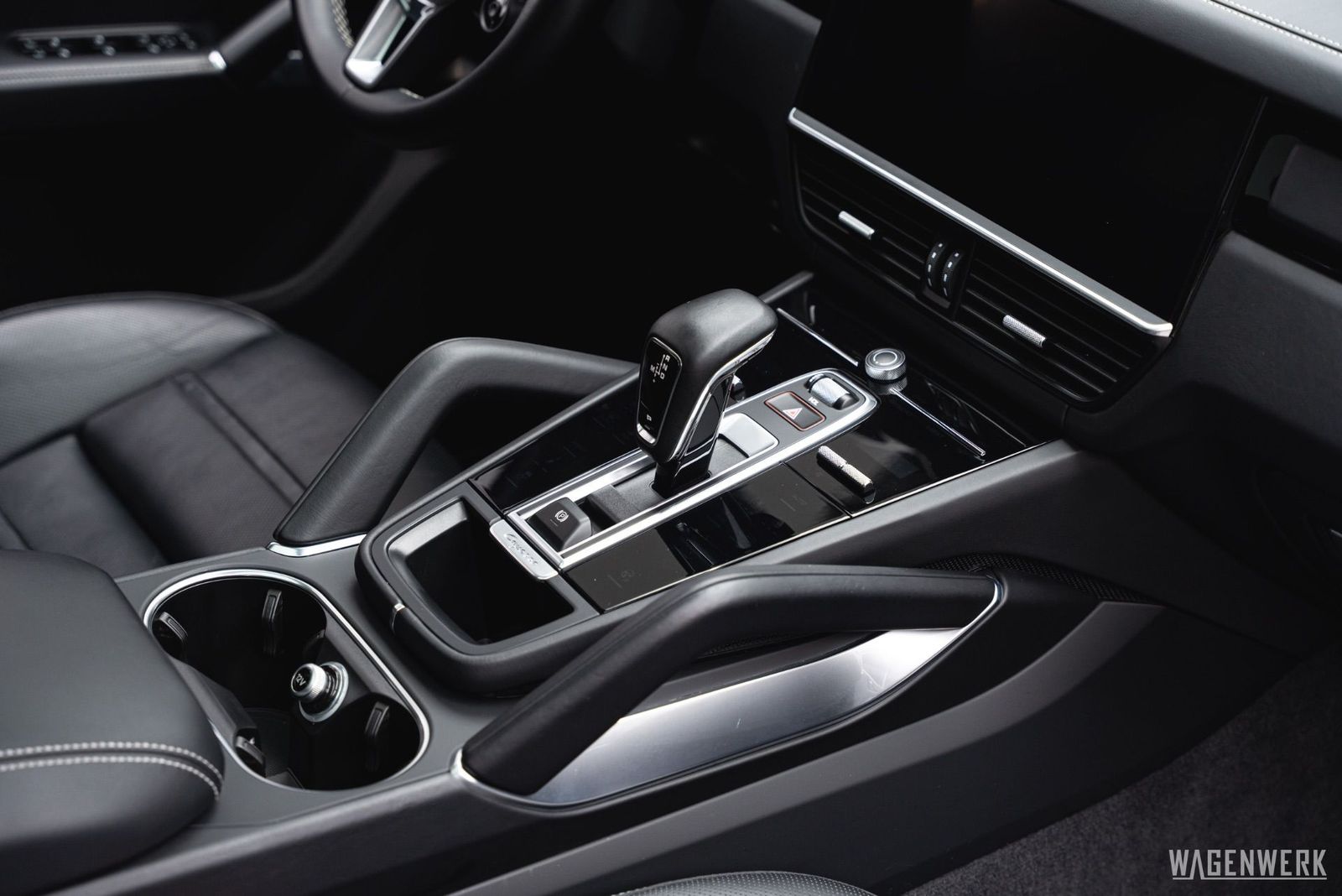 Porsche Cayenne Coupé Turbo S E-Hybrid MASSAGE AHV INNOD