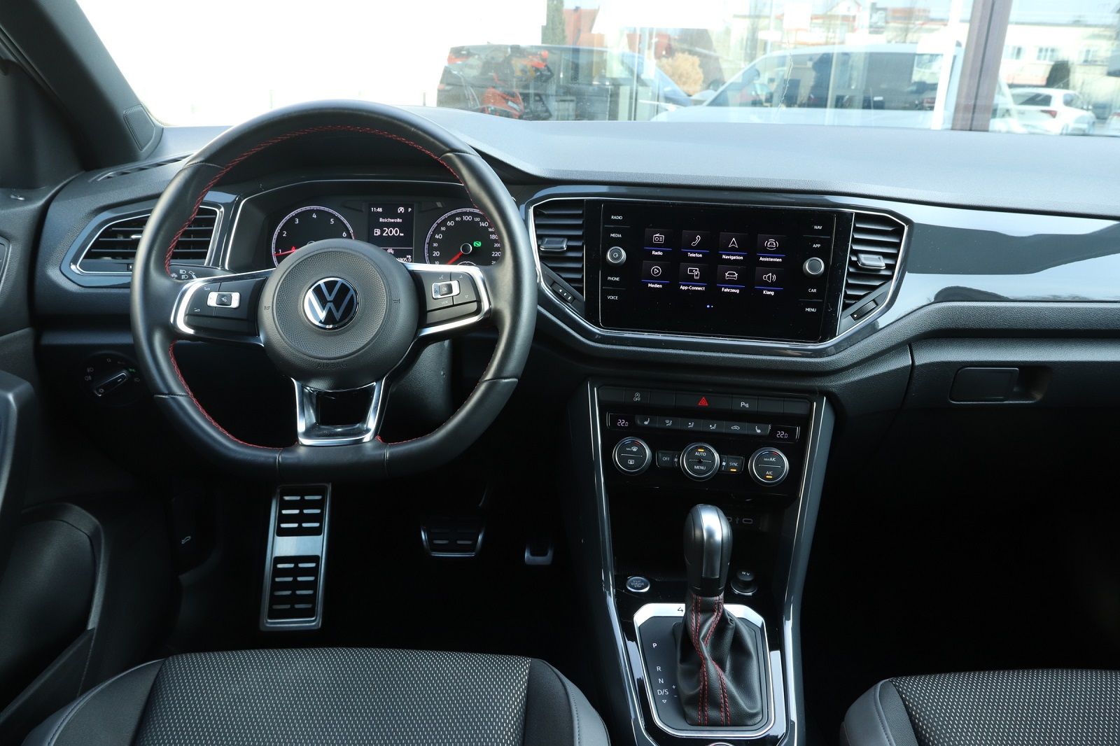 Volkswagen T-Roc 2.0 TSI Sport 4Motion - Samsaru's Car Outlet