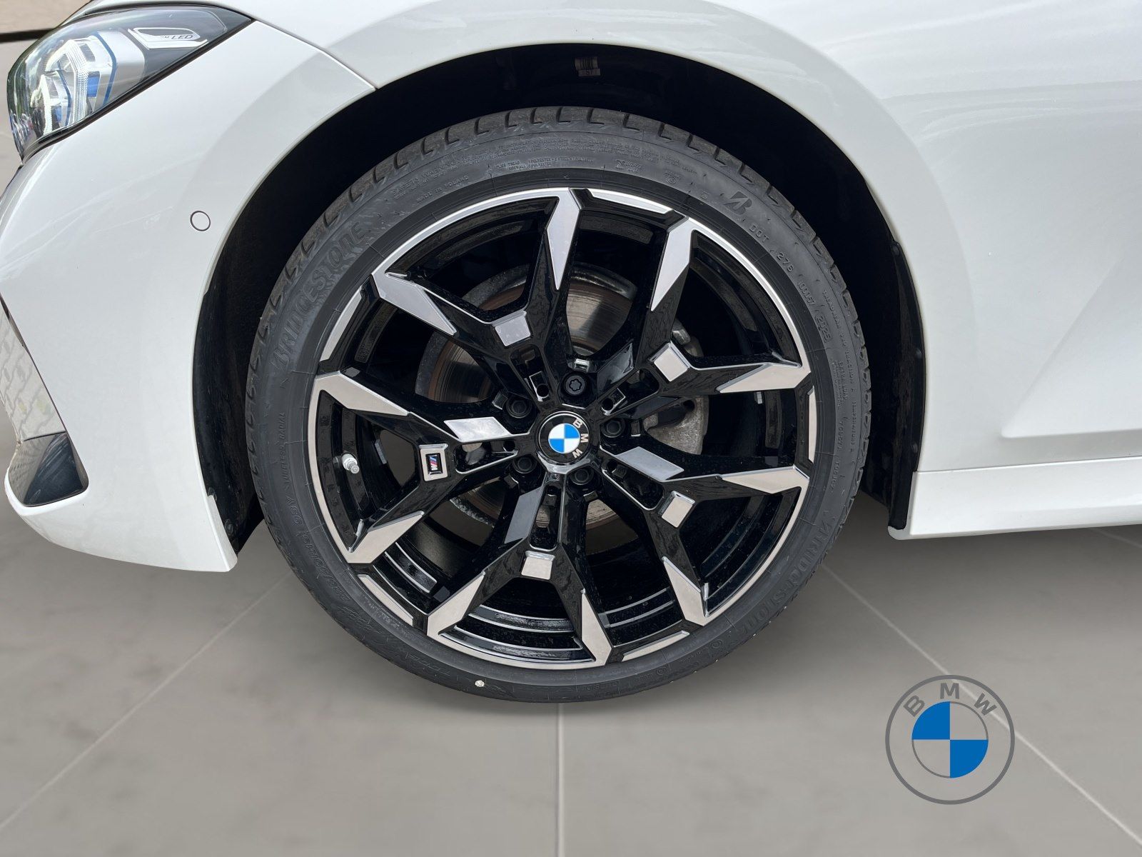 BMW 320d xDrive Touring M Sport AHK Pano LED