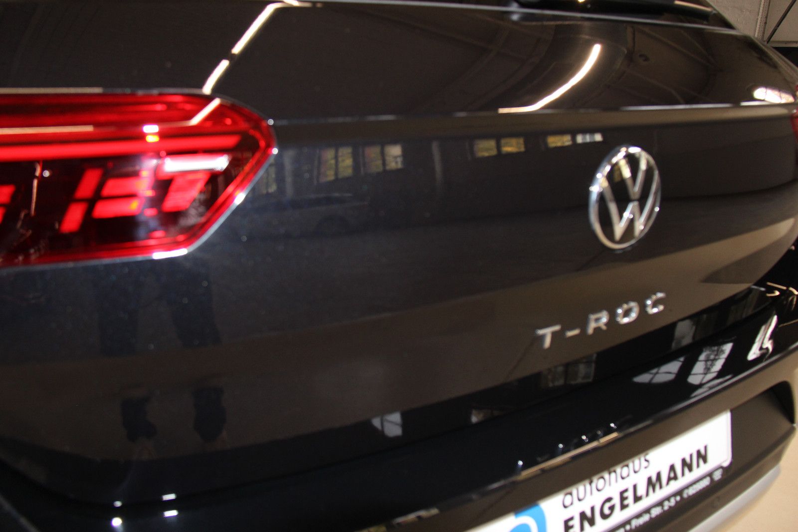 Volkswagen T-Roc Style 1.5 TSI DSG - Samsaru's Car Outlet