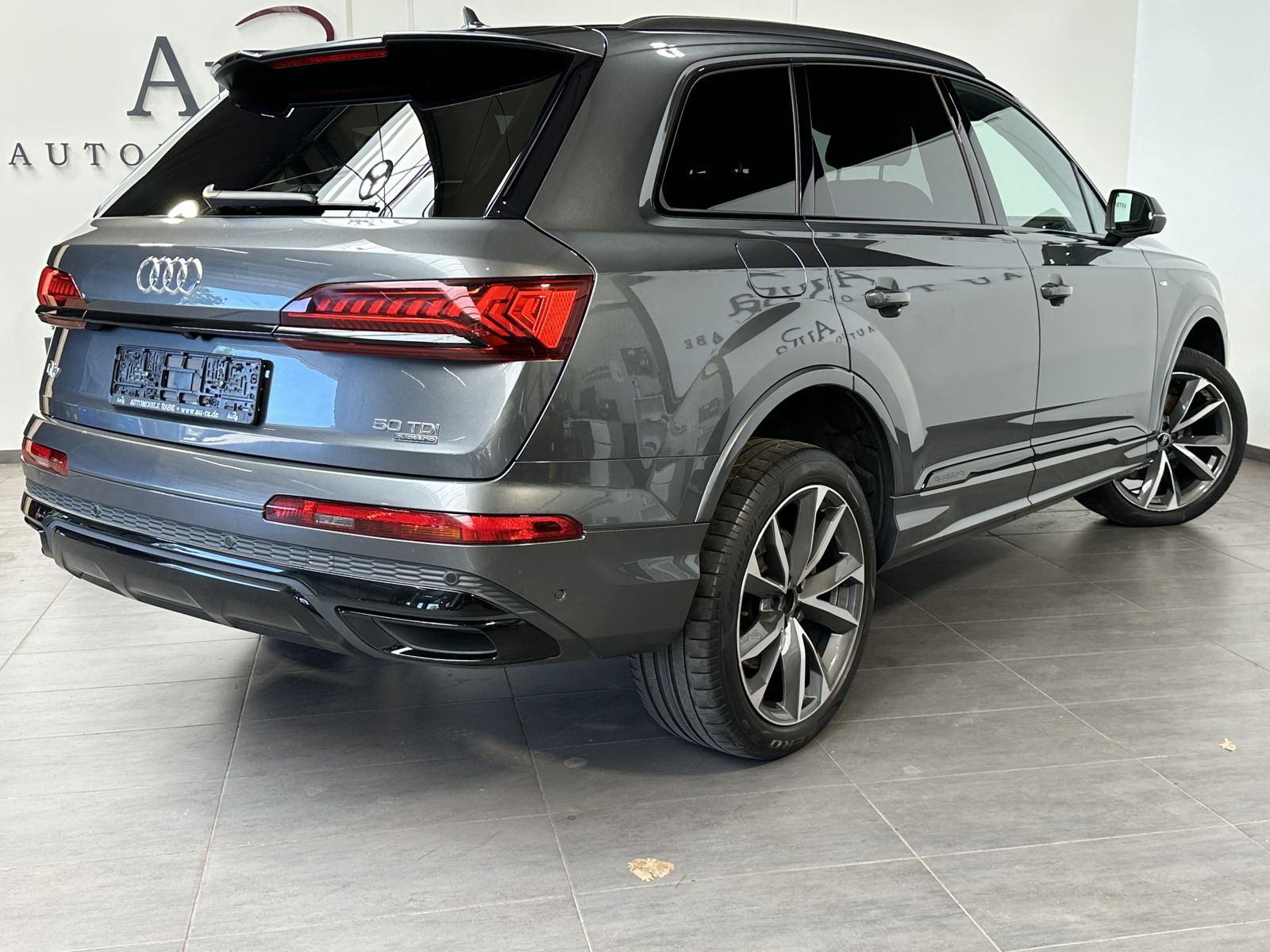 Audi Q7 50 TDI S-Line Black 7Sitzer NAV+MATRIX+AHK+VC