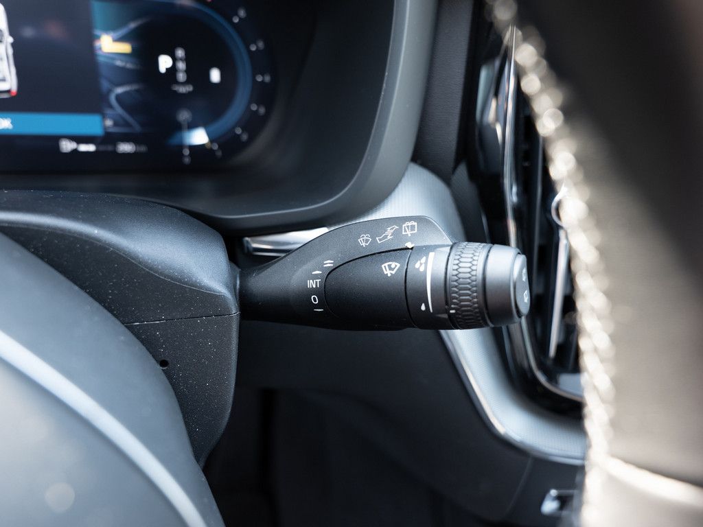 Volvo XC60 B5 AWD Plus Black Edition FACEL. LED 360°