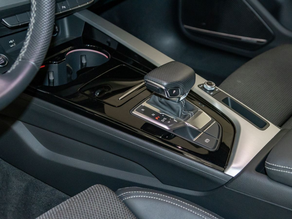 Audi A4 Avant 35 TFSI advanced S line - Samsaru's Car Outlet
