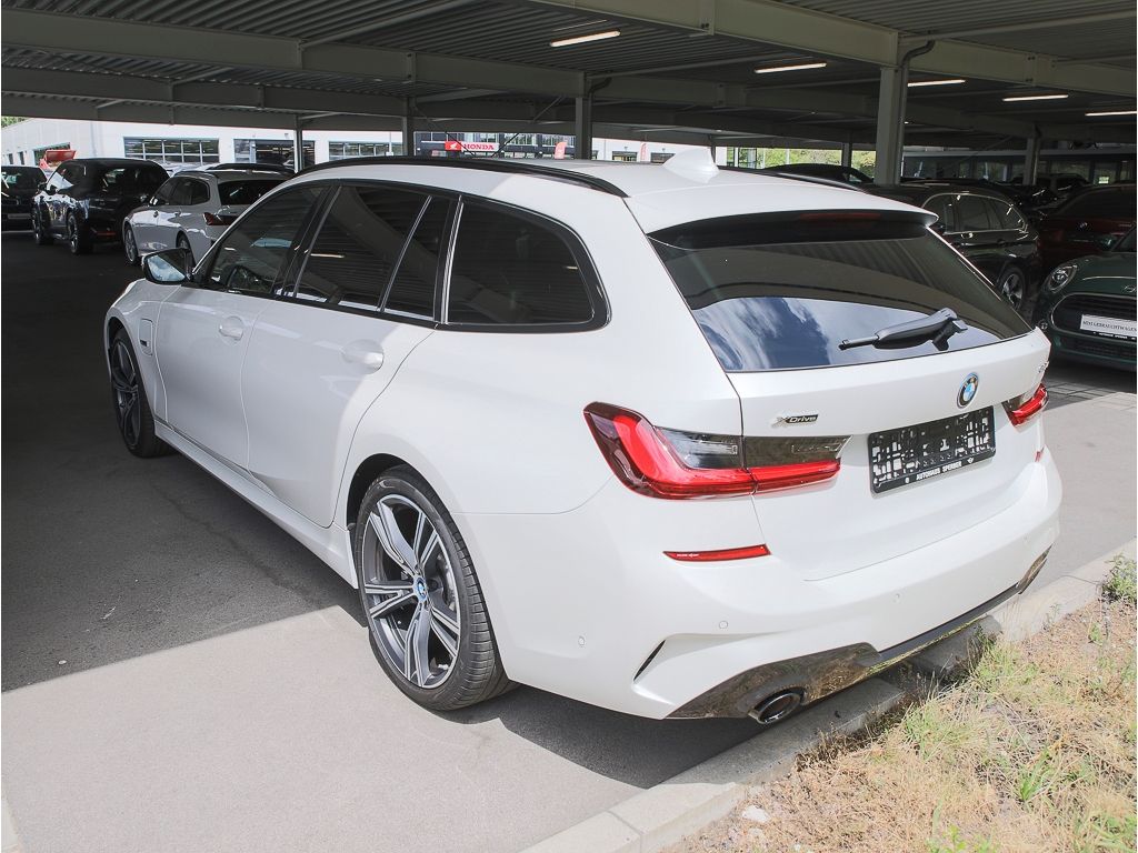 BMW 330 M Sport EU6d e xDrive Touring - Samsaru's Car Outlet