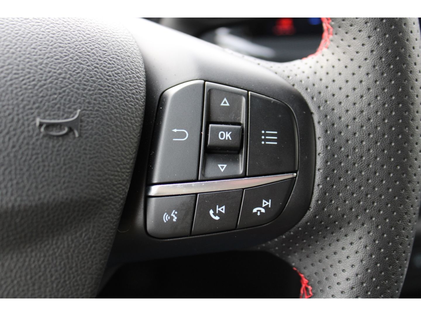 Ford Focus Turnier ST-Line ACC LED TWA Navi DAB GJR R