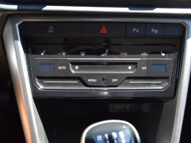 Volkswagen T-Roc 1.0 TSI Life - Samsaru's Car Outlet