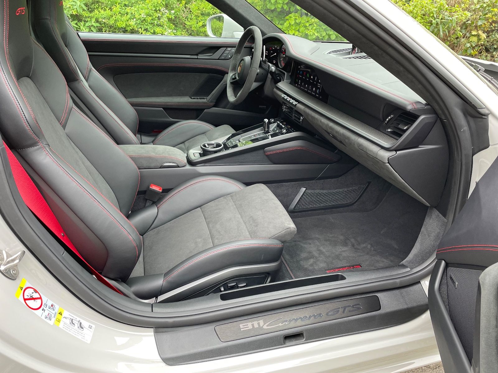 Porsche 911 Carrera GTS - Samsaru's Car Outlet