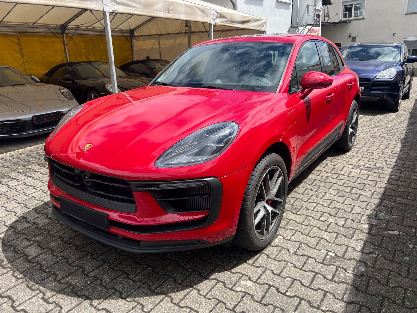 Porsche Macan S - Samsaru's Car Outlet