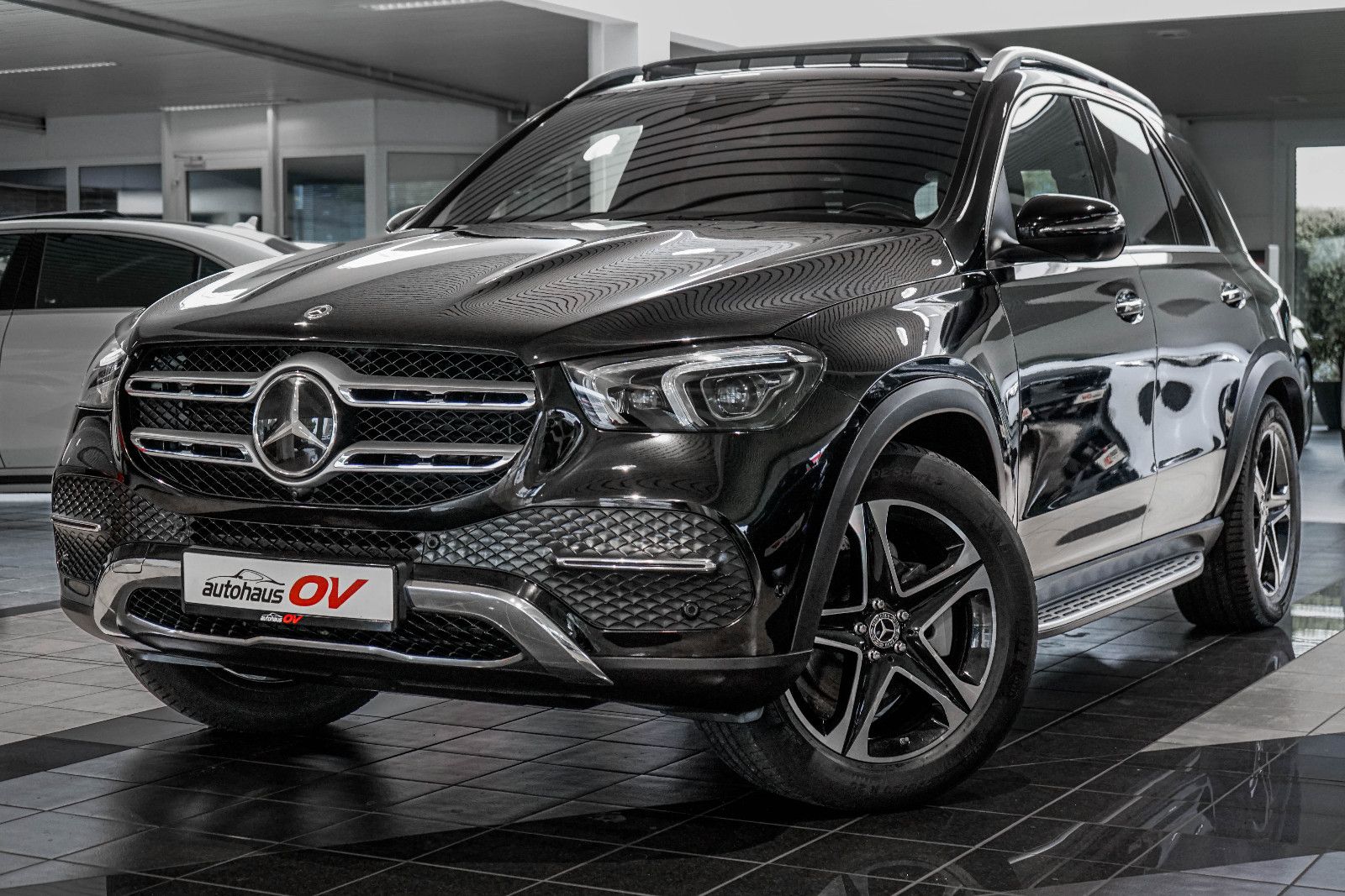 Mercedes-Benz GLE 300d 4M*Exclusive*3xTV*360*Distr*Pano*7xSitz