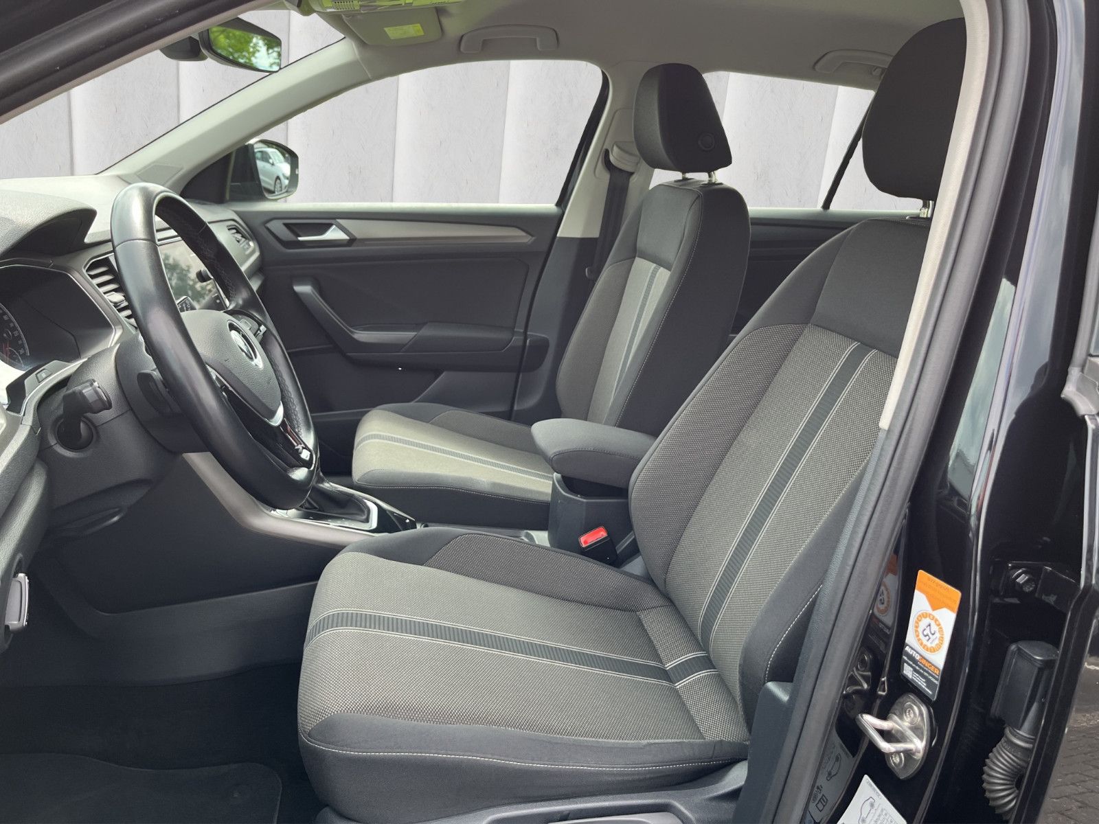 Volkswagen T-Roc Style 2.0 TDI - Samsaru's Car Outlet