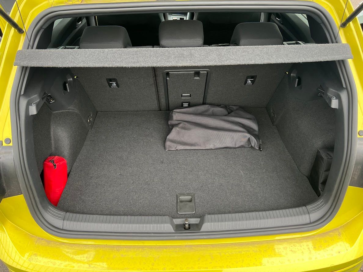 Volkswagen Golf VIII GTE eHybrid - Samsaru's Car Outlet