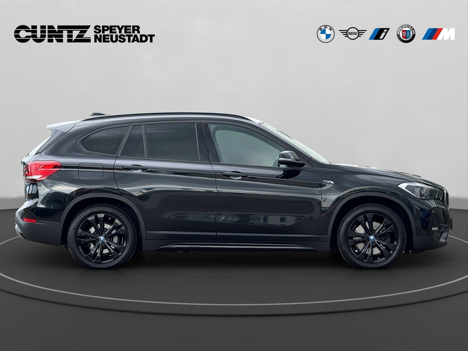 BMW X1 xDrive25e Sport Line - Samsaru's Car Outlet