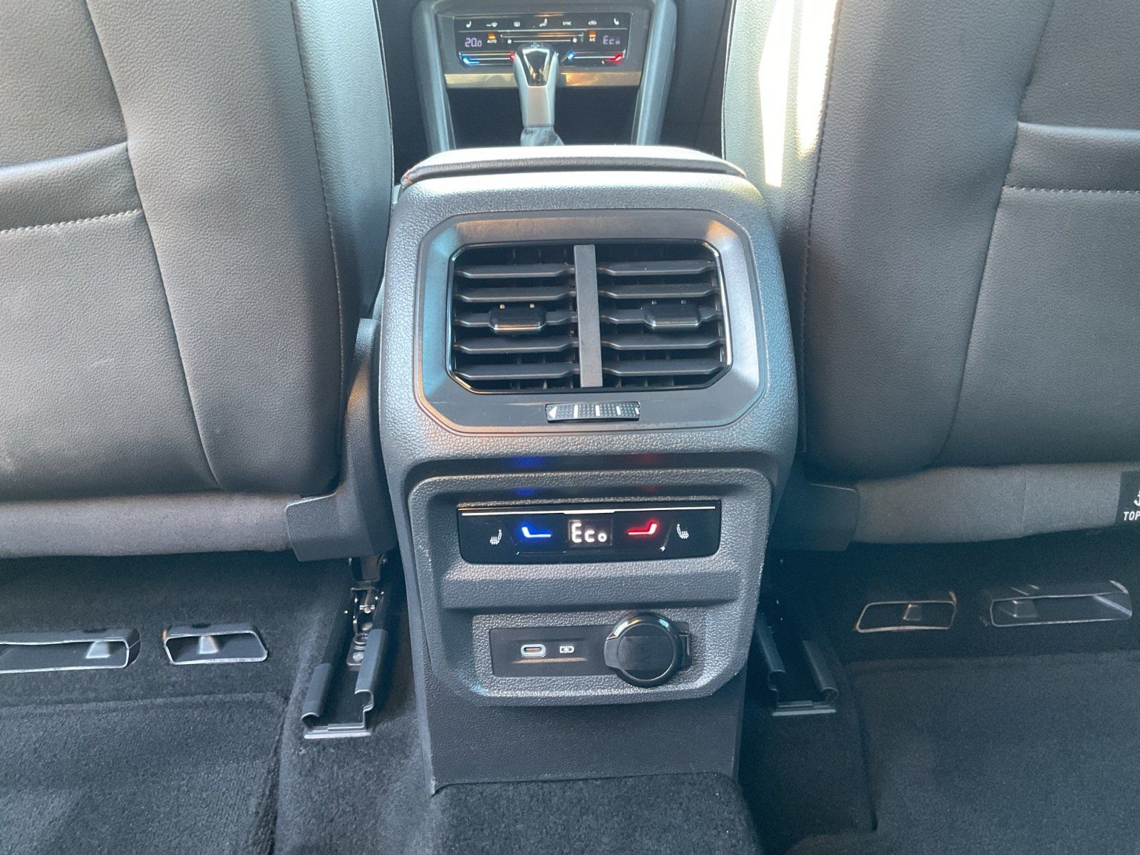 Seat Tarraco 1.4 e-Hybrid FR AHK LED NAVI PANO 4xSHZ