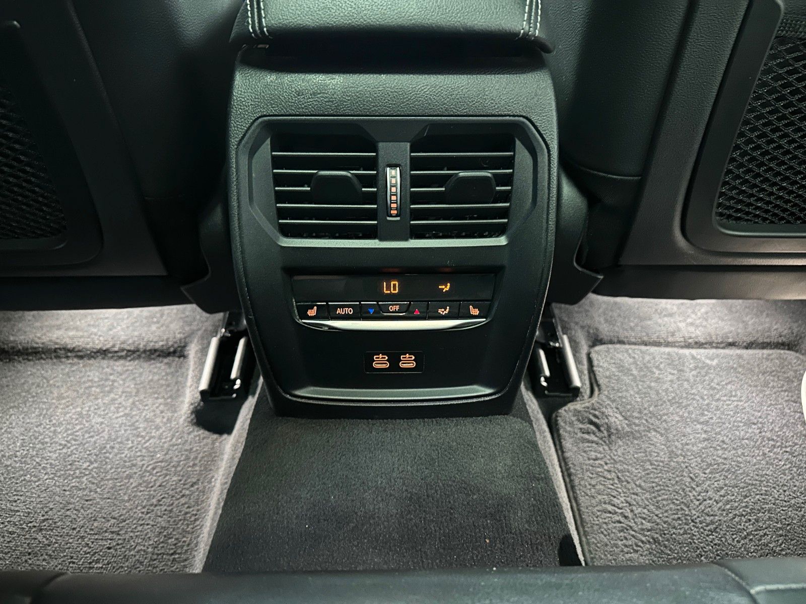 BMW 320d xDrive Sport Line - Samsaru's Car Outlet