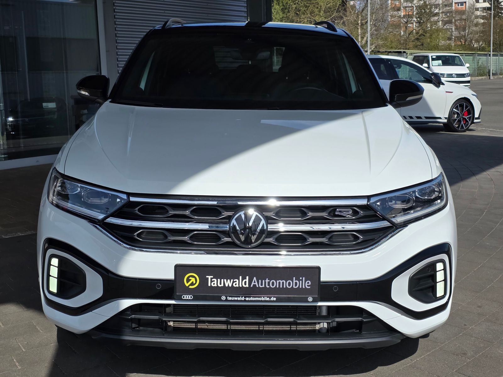 Volkswagen T-Roc 2.0 TDI DSG R-Line - Samsaru's Car Outlet