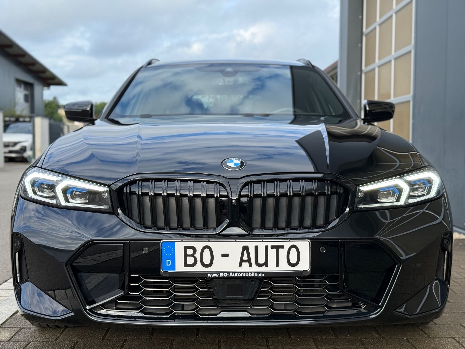 BMW 320 d xDrive M-SPORT FACELIFT AHK Innovation ACC
