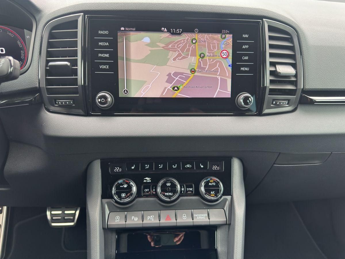 Skoda KAROQ SPORTLINE 2.0 TDI 4x4 AHK+2xSITZHZG+ACC+