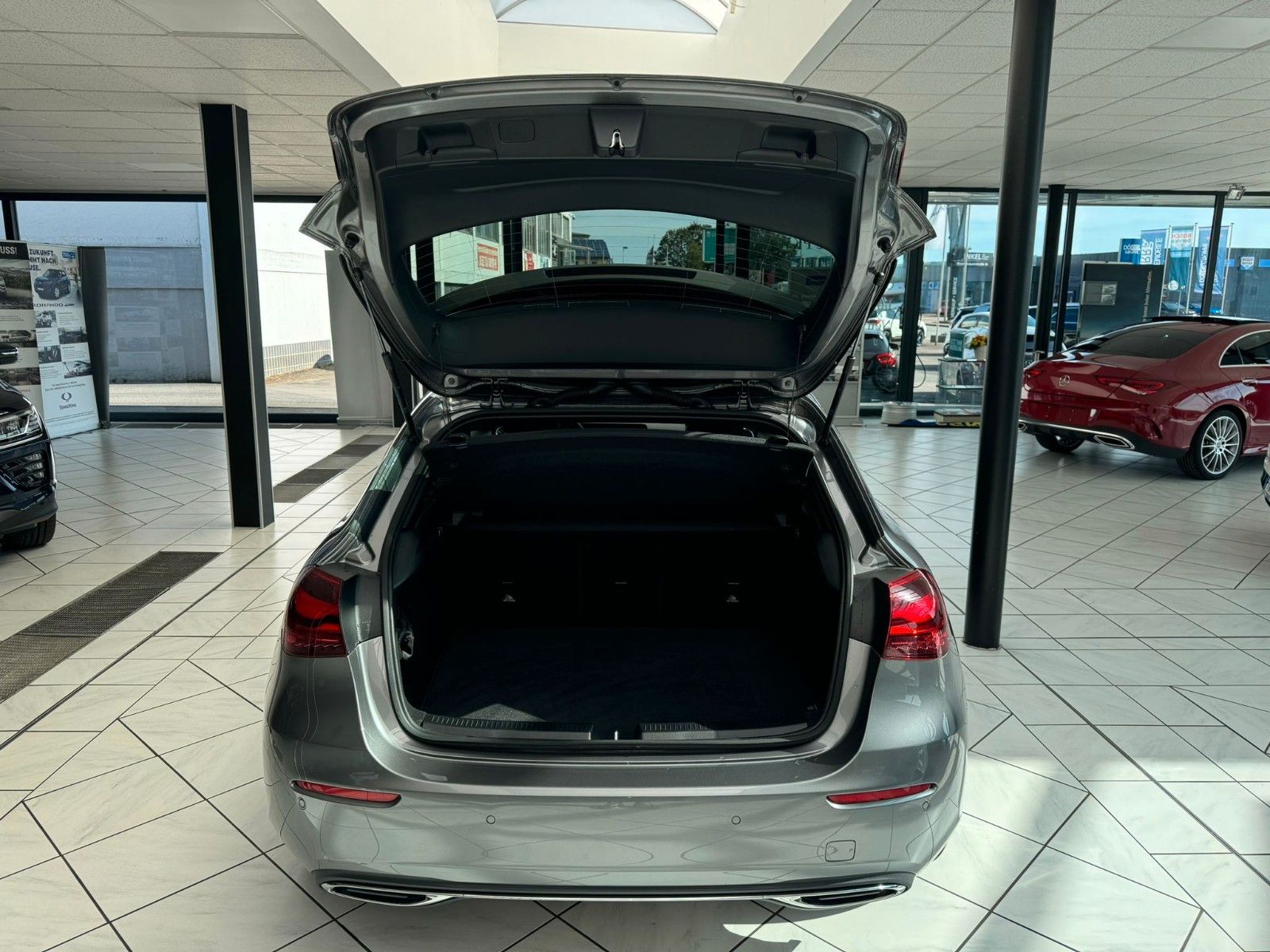 Mercedes-Benz A200 Progressive Advanced Plus - Samsaru's Car Outlet