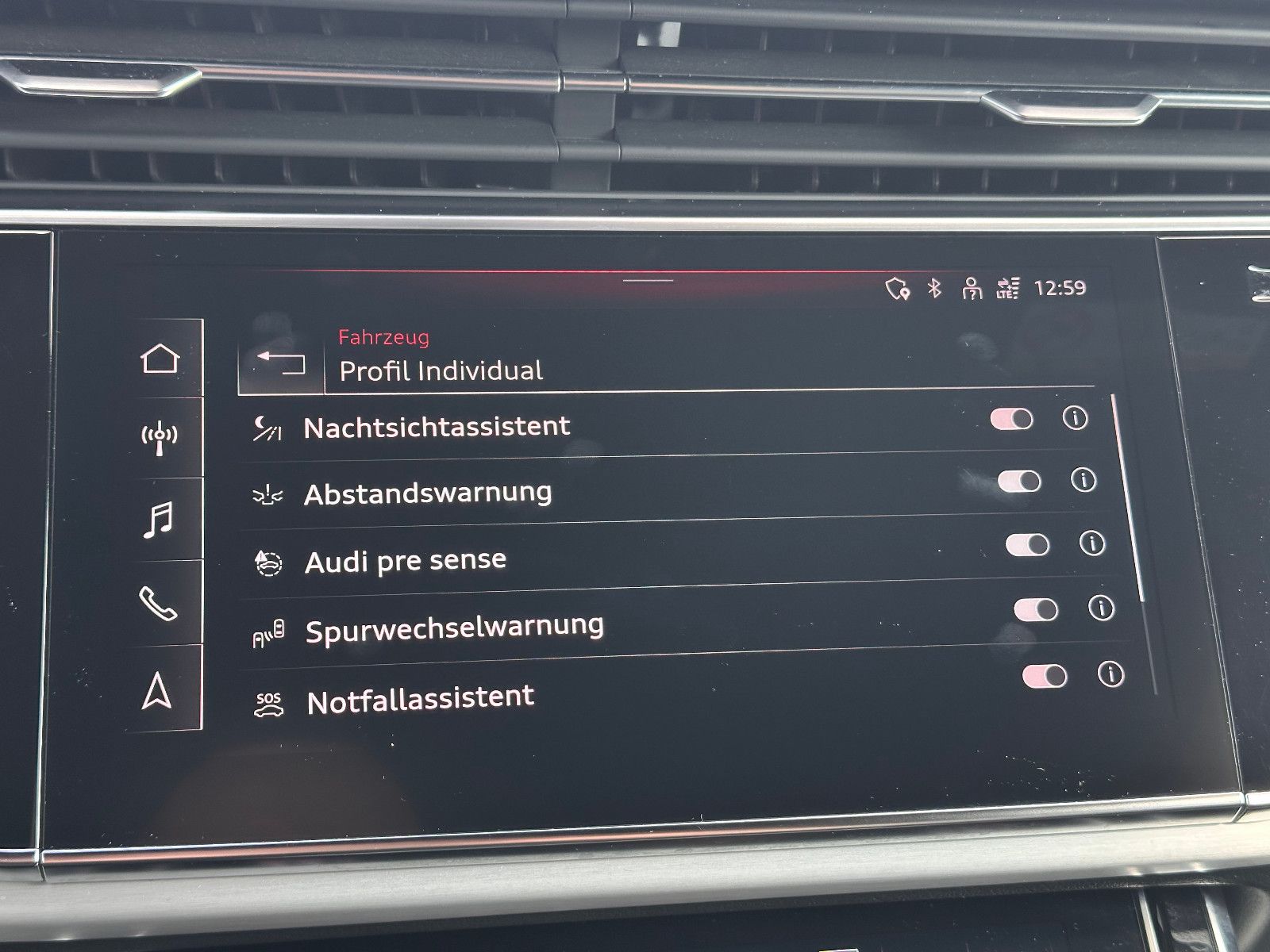 Audi Q8 55 TFSI e qu. tiptr. S LINE+AHZV+AIR+HD+NIGHT