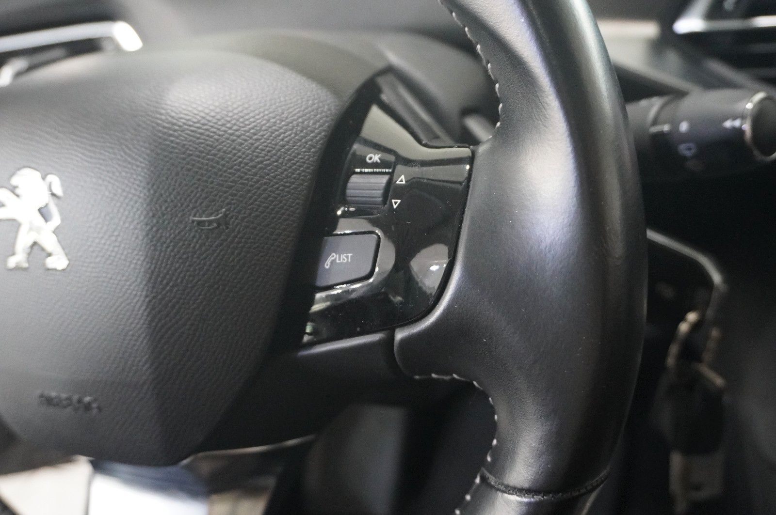 Peugeot 308 SW 1.5D ALLURE - Samsaru's Car Outlet