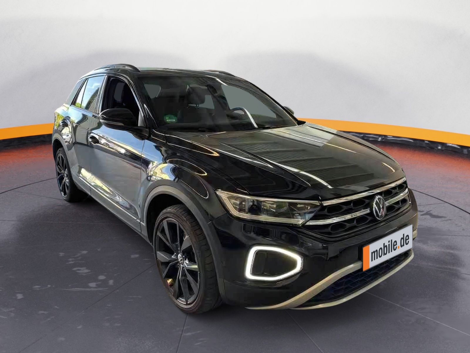 Volkswagen T-Roc 1.0 TSI Style - Samsaru's Car Outlet