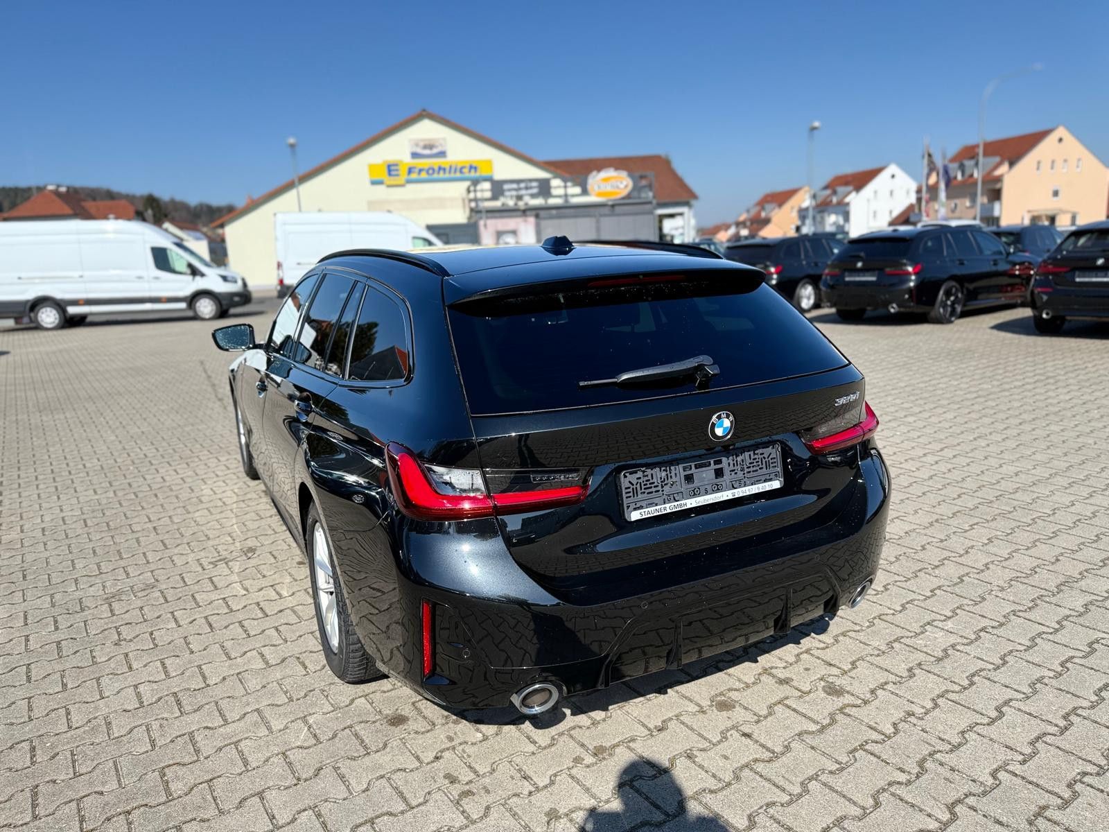 BMW 320 i Touring M-Sport - Samsaru's Car Outlet