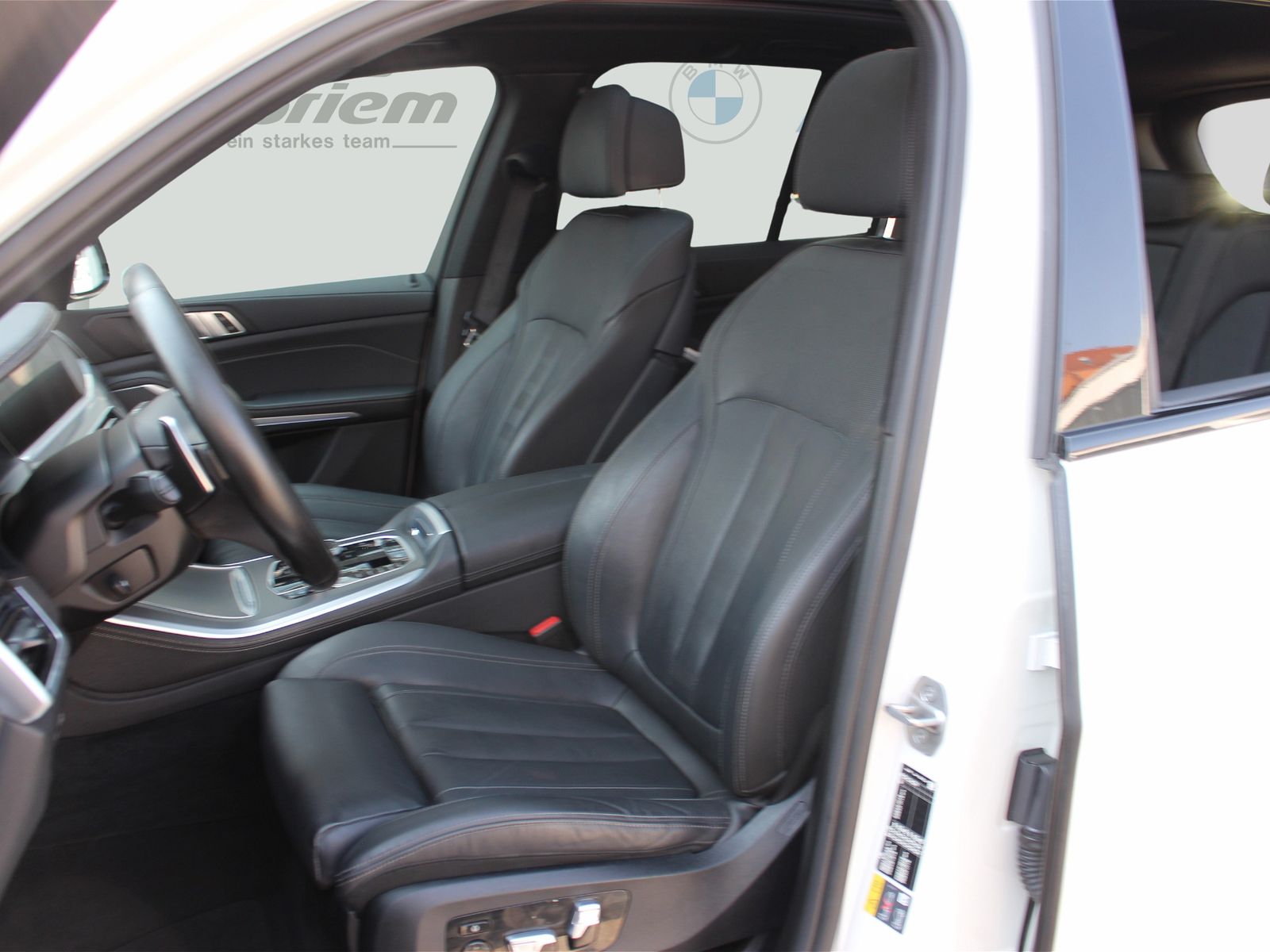 BMW X5 xDrive45e M Sport AHK 2-Achs Pano Komfort 360