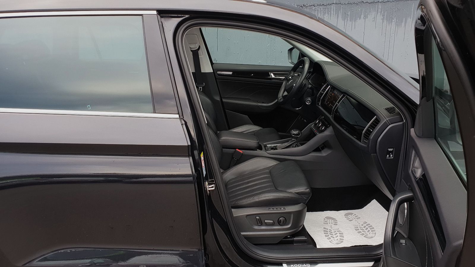 Skoda Kodiaq 2.0 TDI DSG 4x4 L&K Pano/Leder/360/AHK